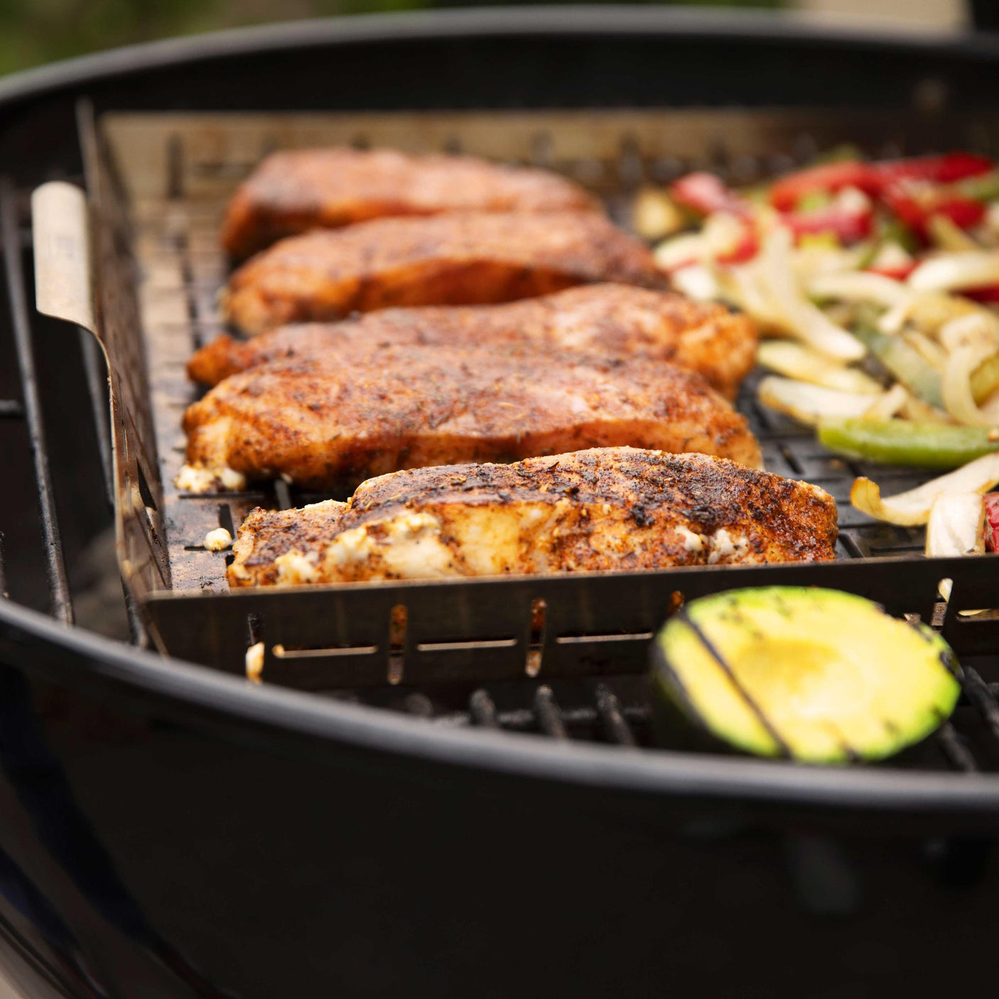 Master-Touch Charcoal Grill 26 - Black