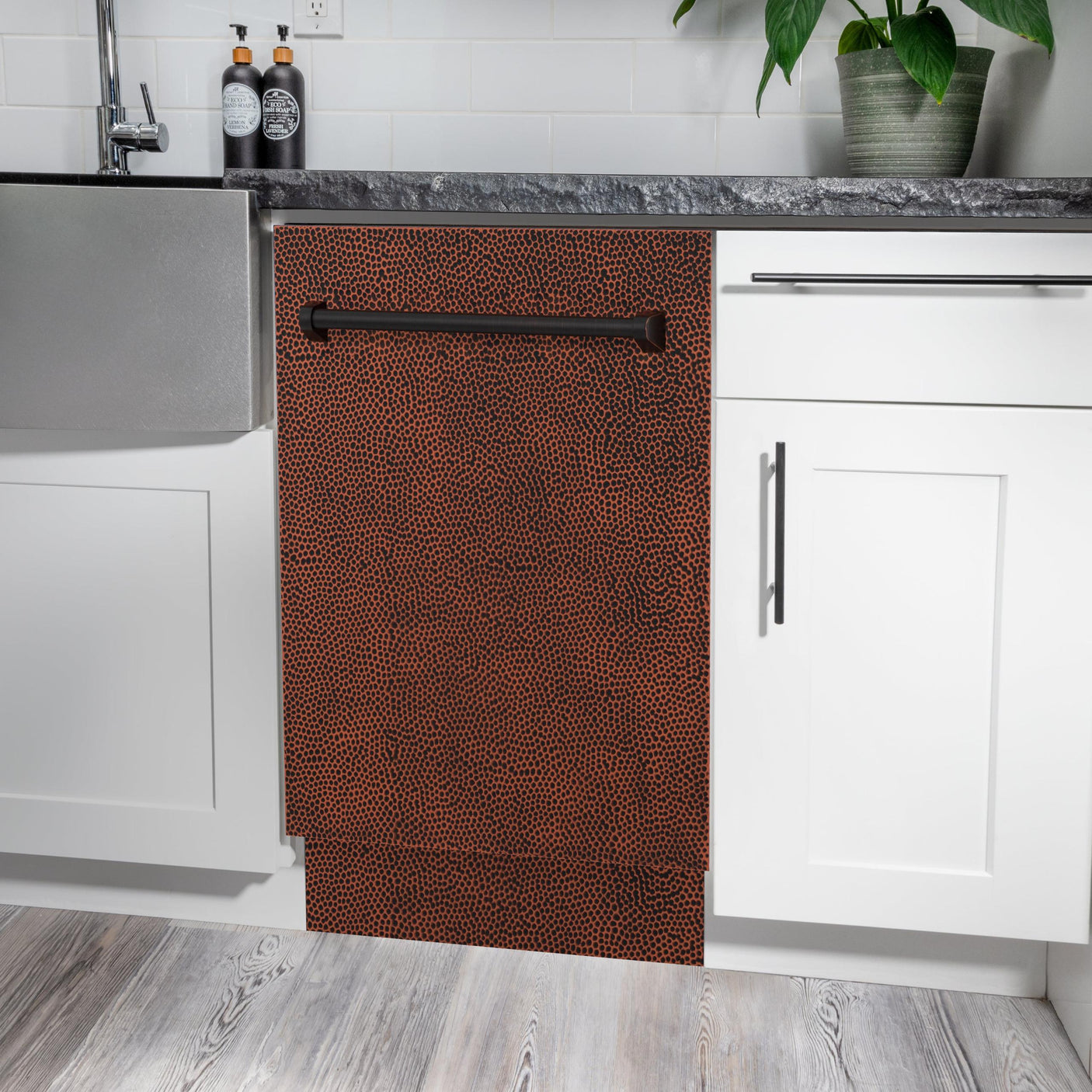 ZLINE 18" Tallac Series 3rd Rack Top Control Dishwasher with Traditional Handle, 51dBa [Color: Hand Hammered Copper]
