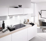 DA 3690 Built-in ventilation hood with motorized pull-out canopy for maximum convenience.