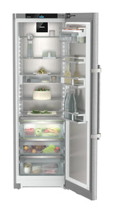 Freestanding refrigerator with BioFresh Professional