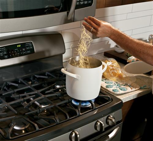 GE® 30" Free-Standing Gas Range
