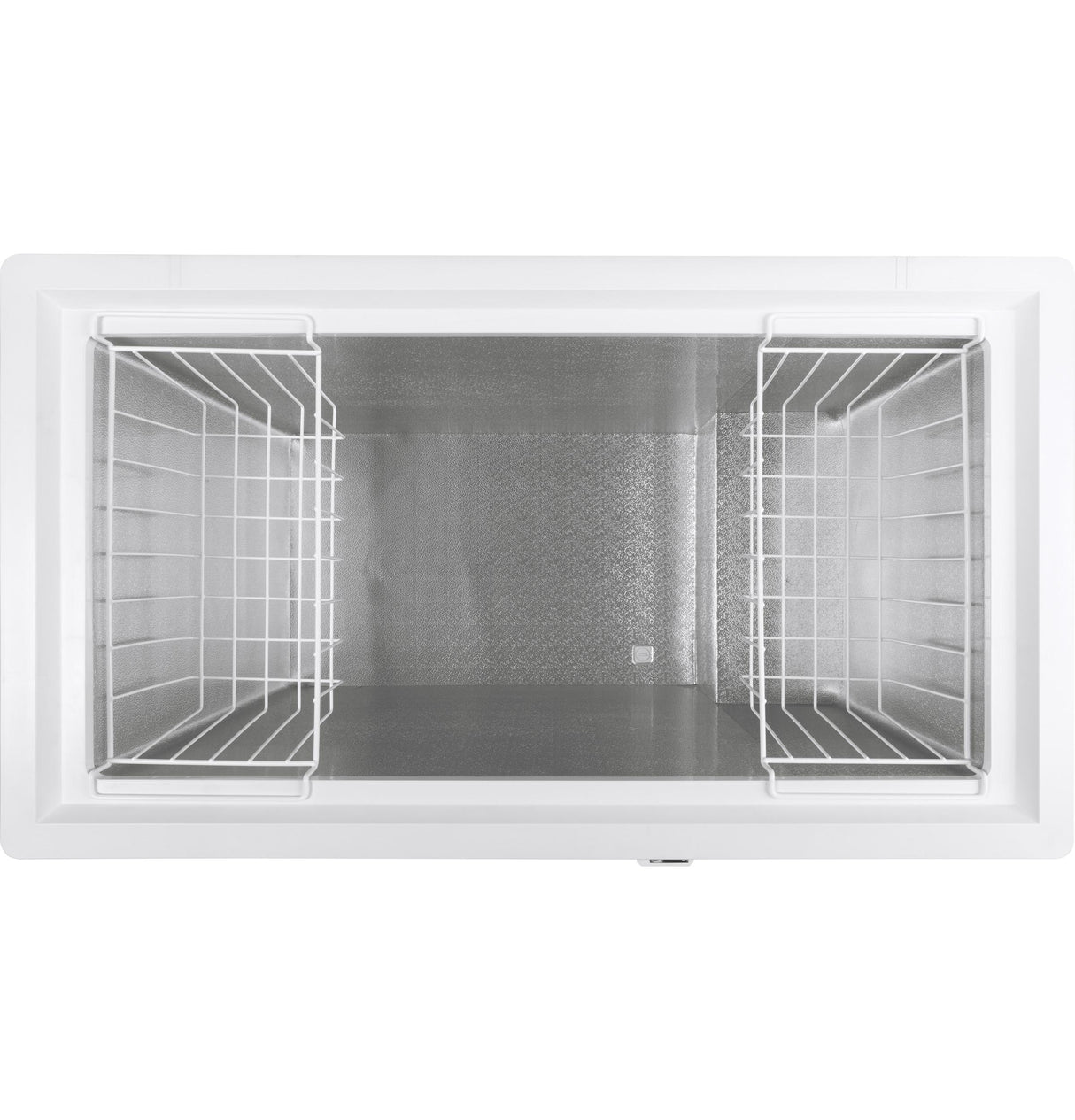 Hotpoint 9.4 Cu. Ft. Manual Defrost Chest Freezer