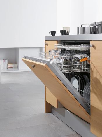 Fully-Integrated, Fullsize Dishwasher