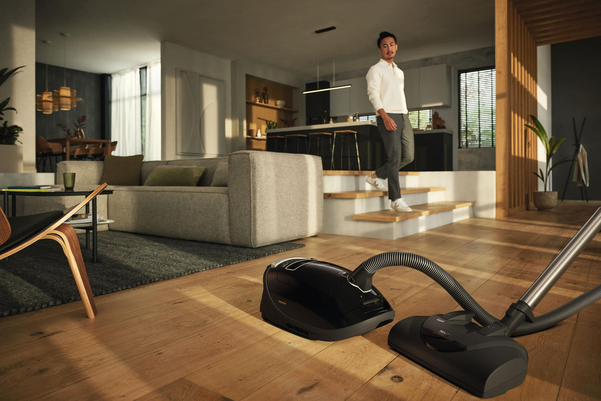 Complete C3 Kona PowerLine - SGFE0 Obsidian black - canister vacuum cleaners with electrobrush for thorough cleaning of heavy-duty carpeting.