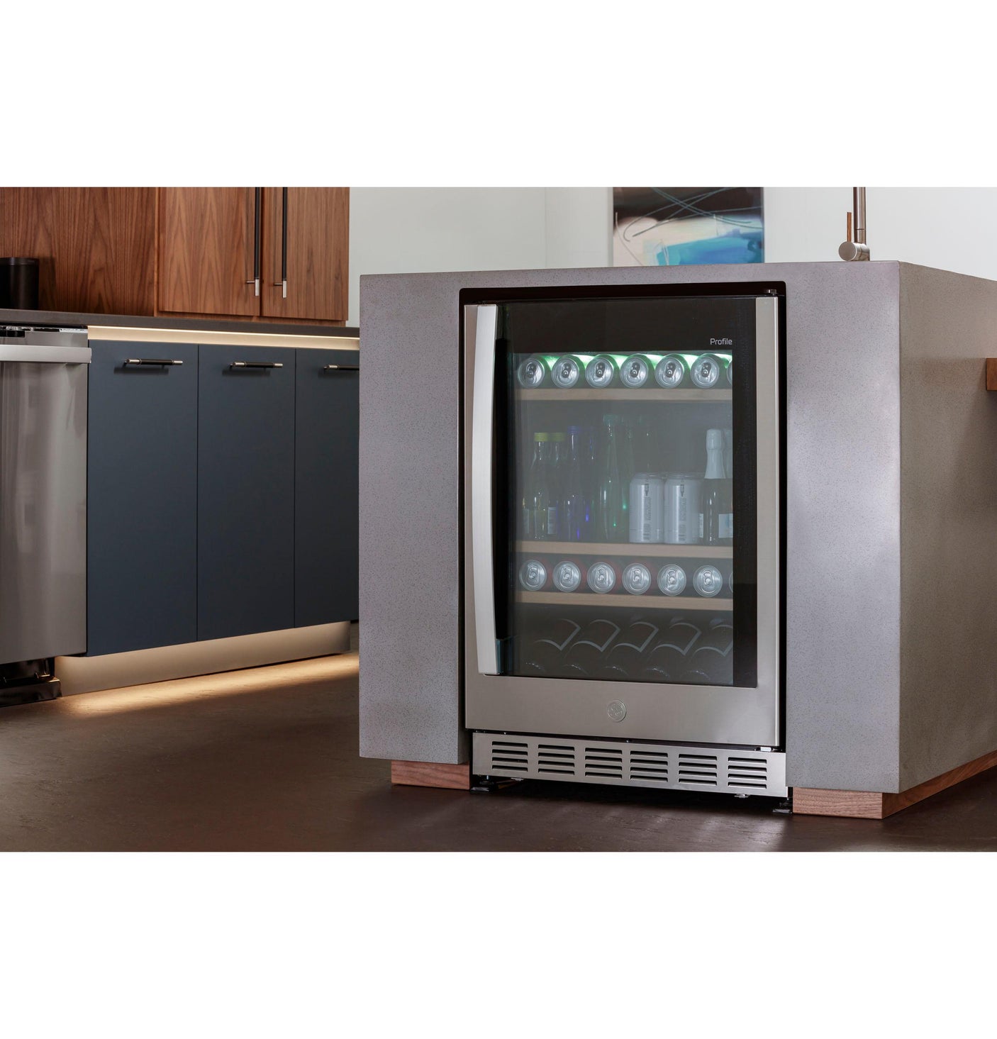 GE Profile™ 155-Can or 52-Bottle Beverage Center