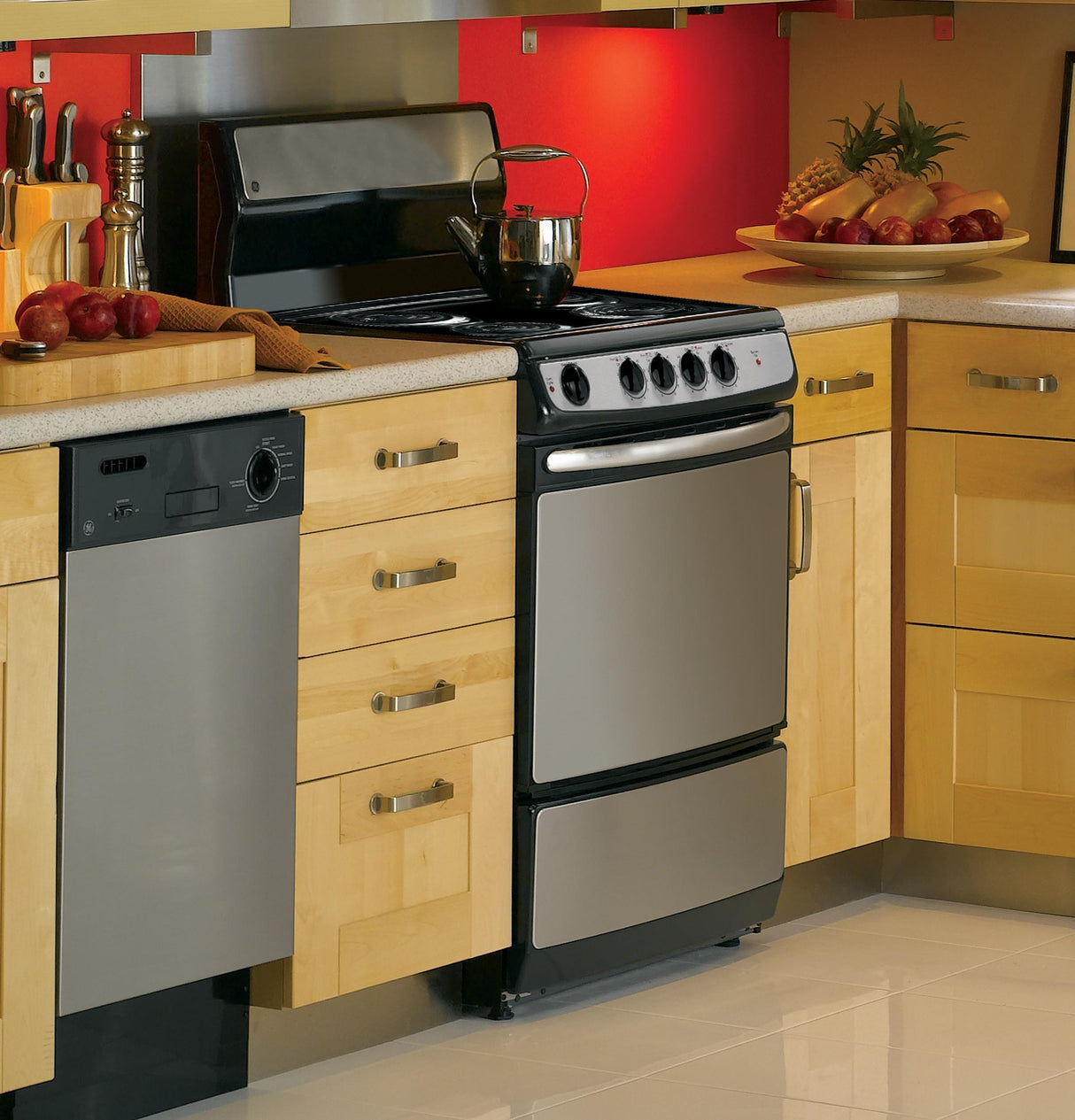GE® 24" Standard Clean Free-Standing Electric Range