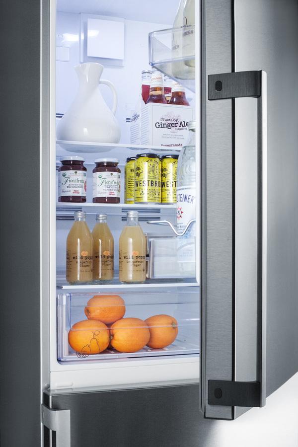 Frost-free Bottom Freezer Refrigerator In Stainless Steel With Factory Installed 8 Lb. Icemaker and Digital Controls