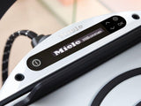 B 3312 FashionMaster - Steam ironing system with display and honeycomb soleplate for optimum smoothing.
