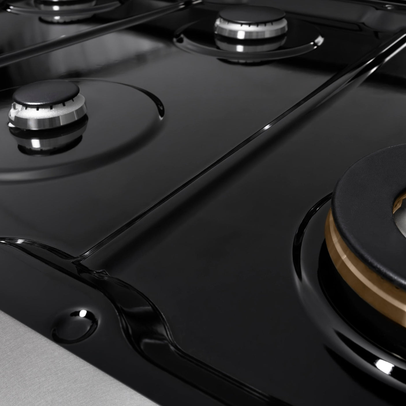 ZLINE 48 in. Paramount Gas Rangetop with 8 Burners and Porcelain Cooktop in DuraSnow' Stainless Steel (SRTS-48)