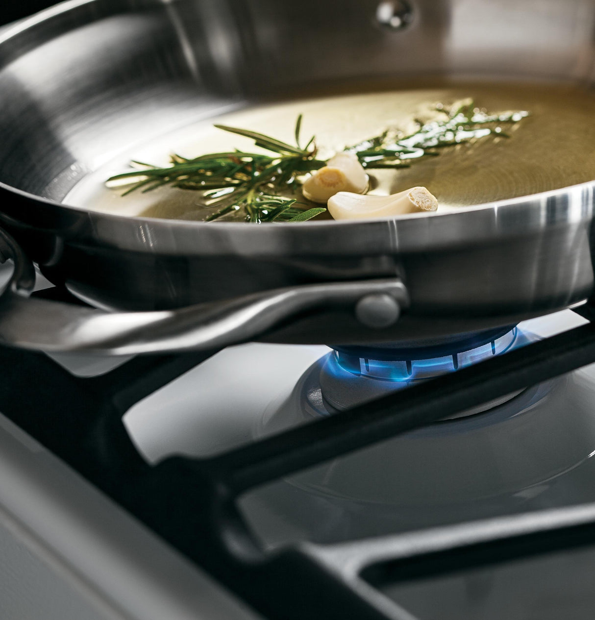 GE® 30" Slide-In Front Control Gas Range