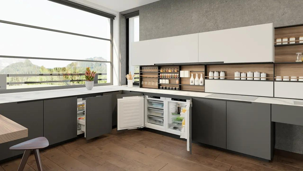 Refrigerator suitable for undercounter installation