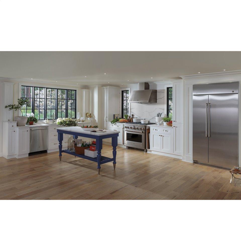 GE Cafe™ Series 36" Dual Fuel Professional Range with 6 Burners (Natural Gas)