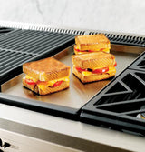 Monogram 36" Dual-Fuel Professional Range with 4 Burners and Griddle (Natural Gas)