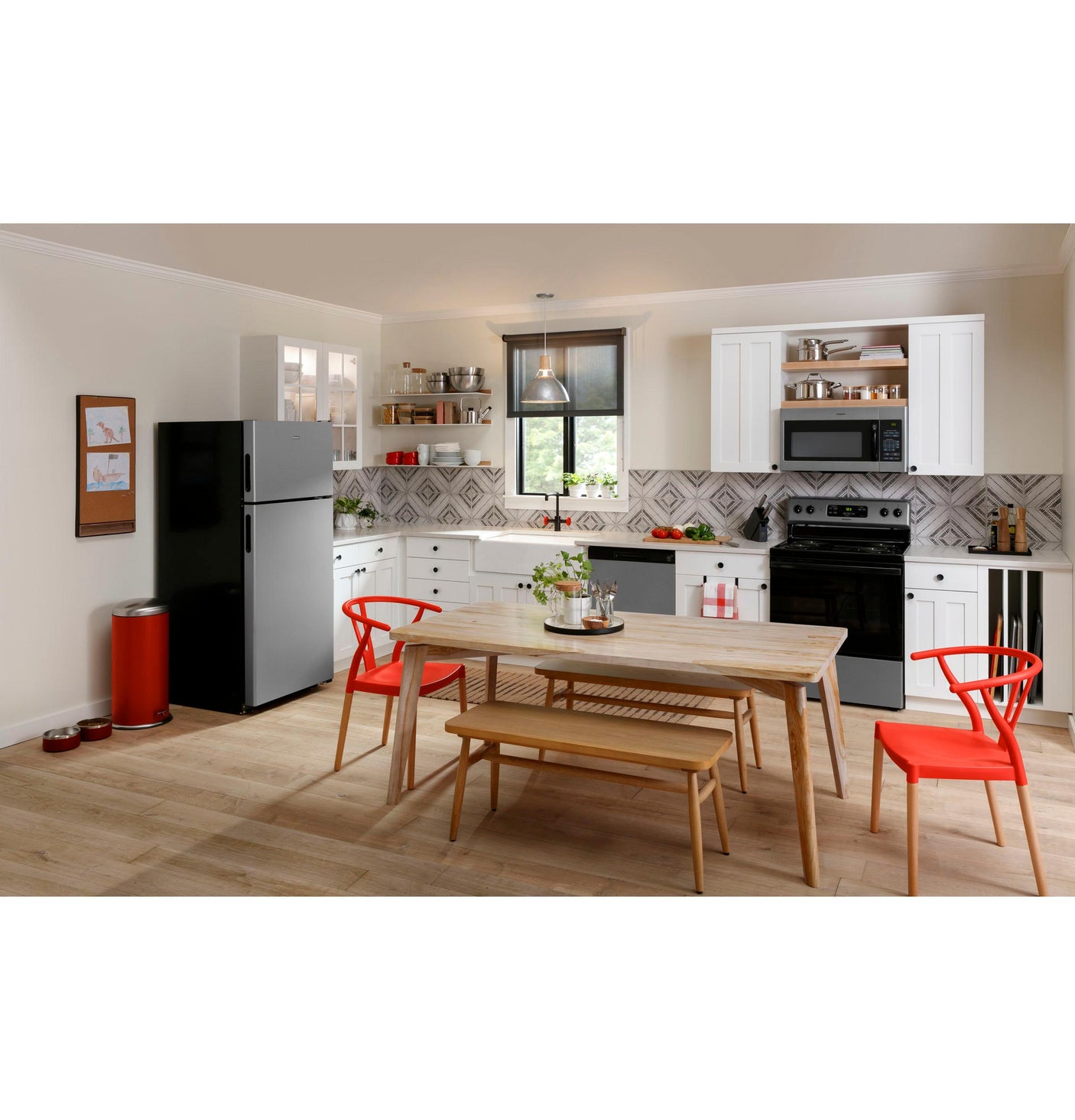 Hotpoint® 1.6 Cu. Ft. Over-the-Range Microwave Oven