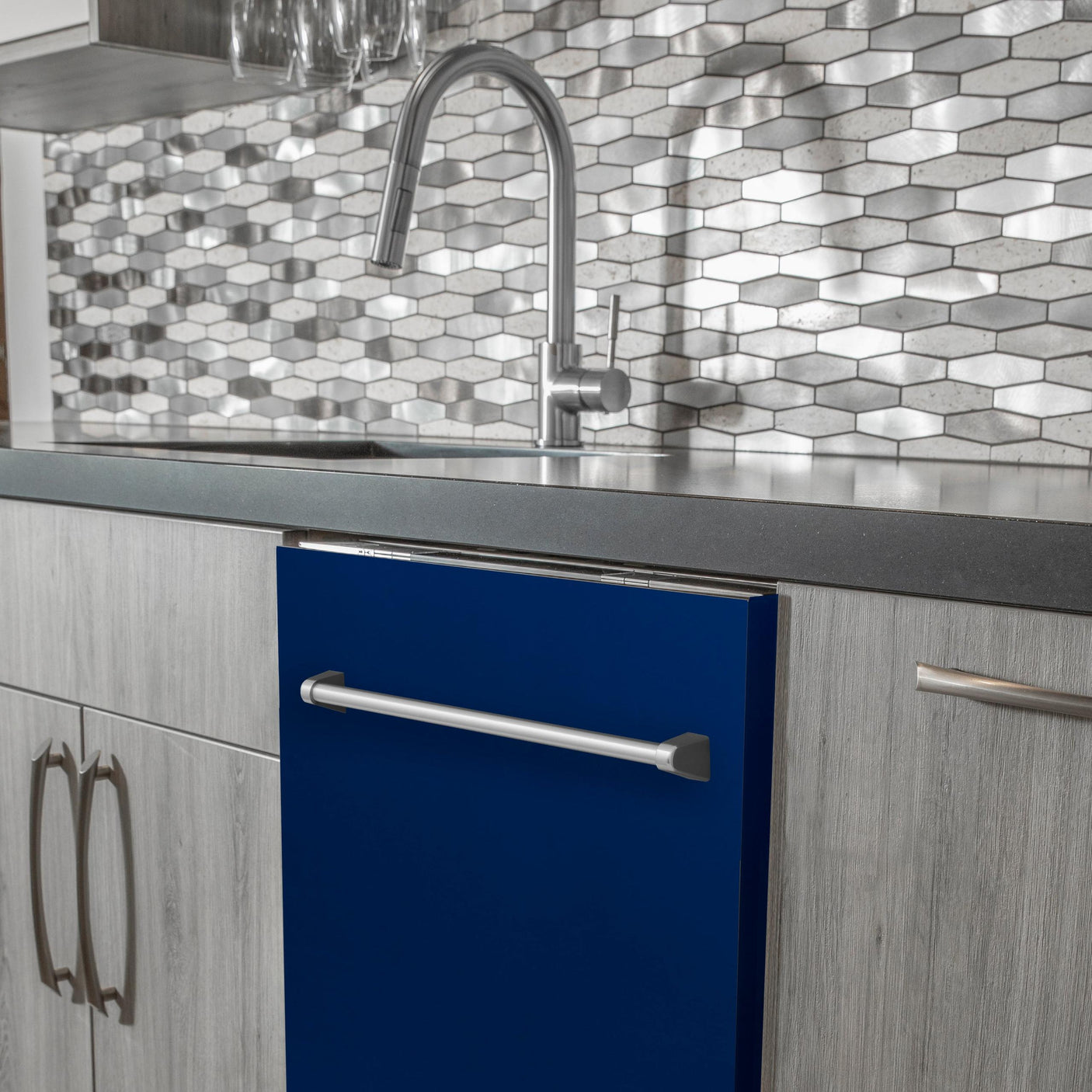 ZLINE 24 in. Top Control Dishwasher with Stainless Steel Tub and Traditional Style Handle, 52dBa (DW-24) [Color: Blue Gloss]