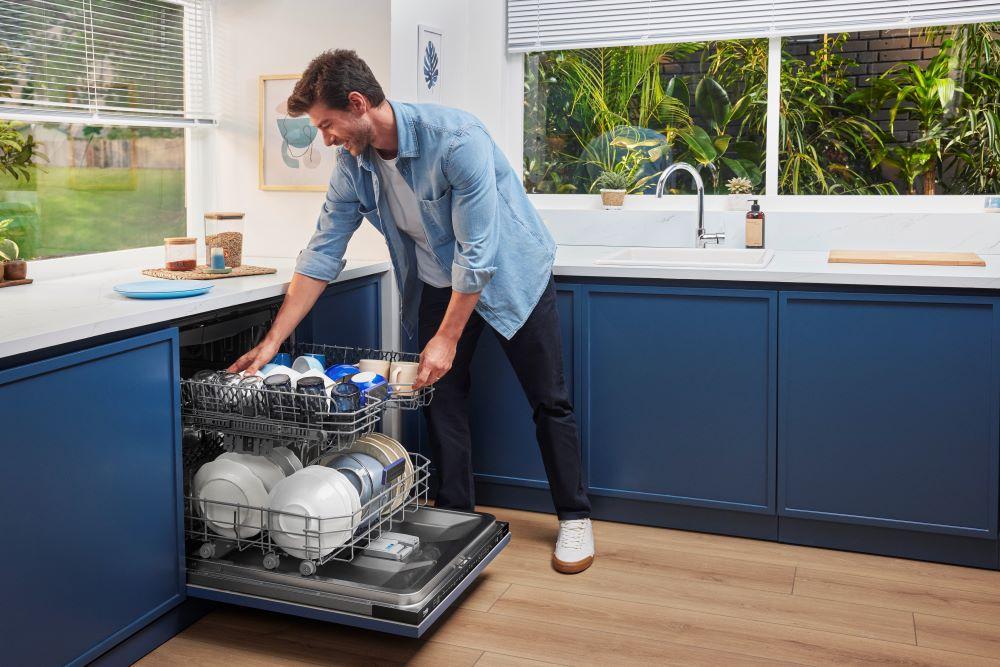 Tall Tub Dishwasher with (16 place settings, 39.0