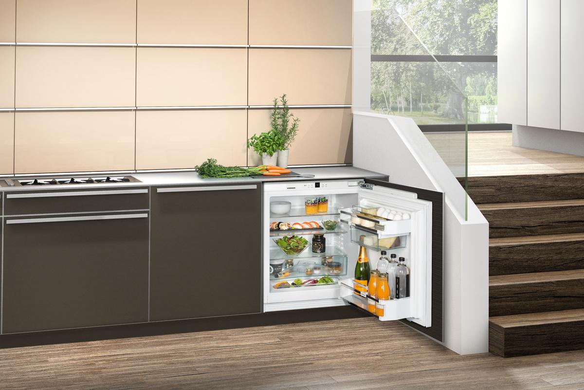 Undercounter Refrigerator 24", Reversible Door