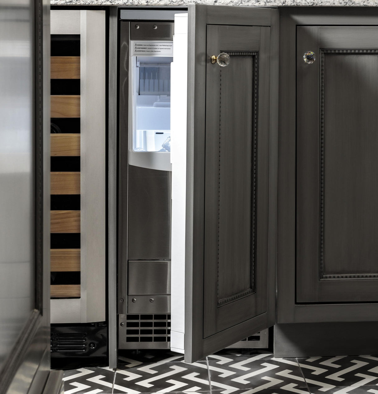 Ice Maker 15-Inch Panel-Ready - Clear Ice