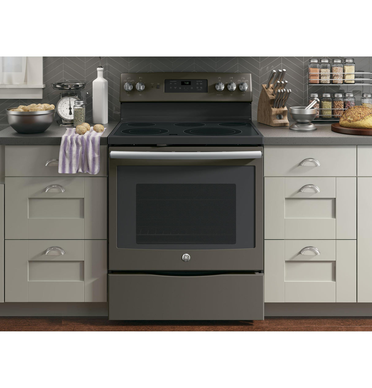 GE® 30" Free-Standing Electric Convection Range