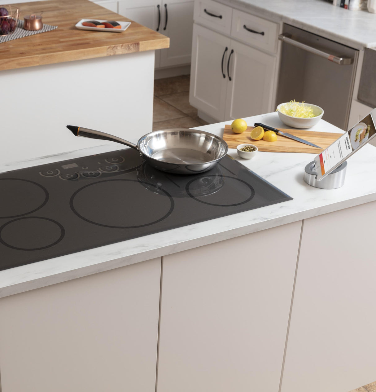 Café™ 36" Smart Touch-Control Induction Cooktop