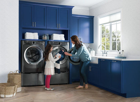 Electrolux Front Load Perfect Steam™ Gas Dryer with PredictiveDry™ and Instant Refresh - 8.0. Cu. Ft.