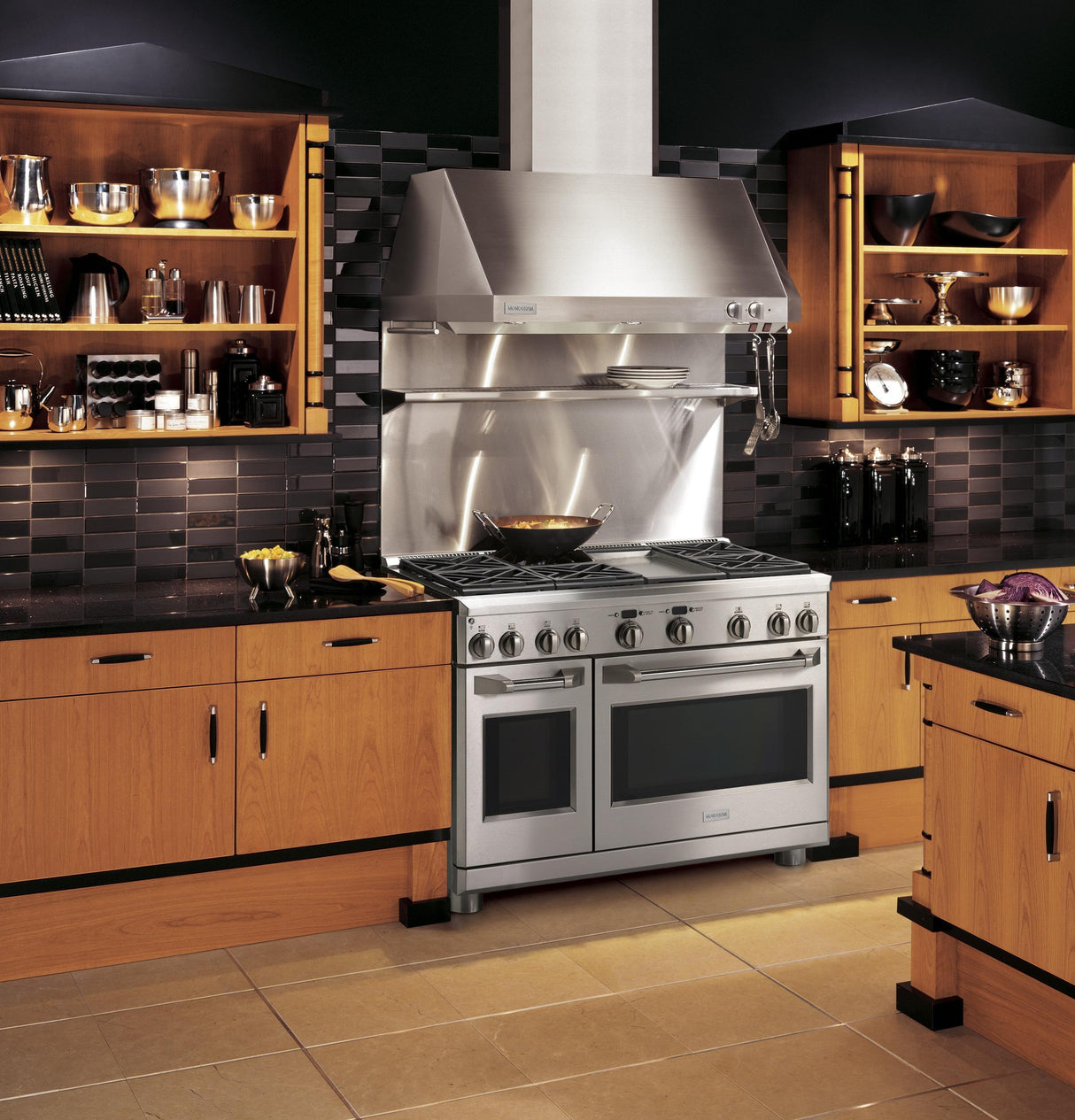 Monogram 48" Dual-Fuel Professional Range with 6 Burners and Griddle (Natural Gas)