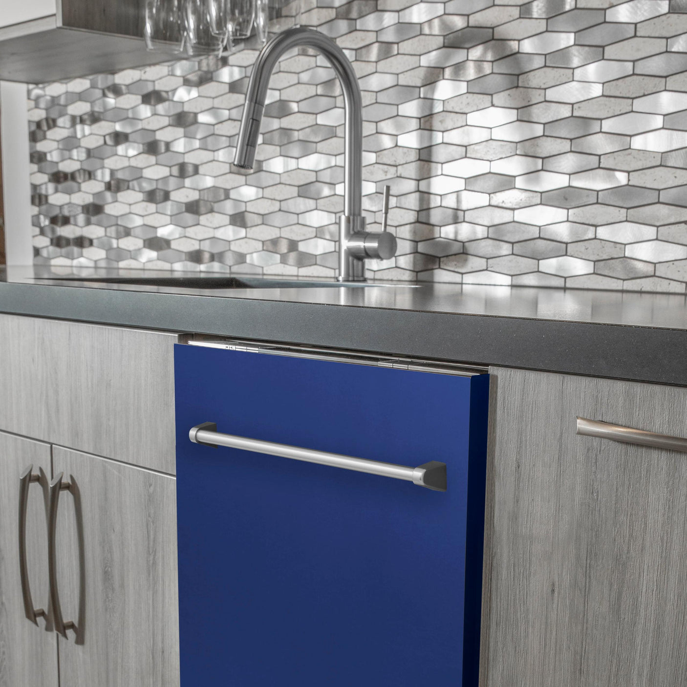 ZLINE 24 in. Top Control Dishwasher with Stainless Steel Tub and Traditional Style Handle, 52dBa (DW-24) [Color: Blue Matte]
