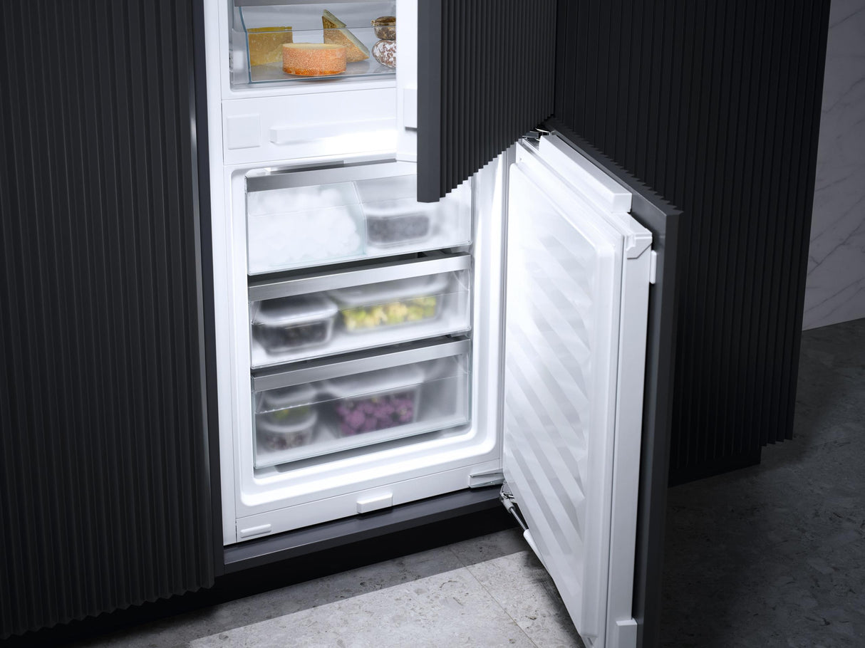 KFN 7795 D - PerfectCool fridge-freezer PerfectFresh Active, DynaCool, and IceMaker for outstanding appearance.