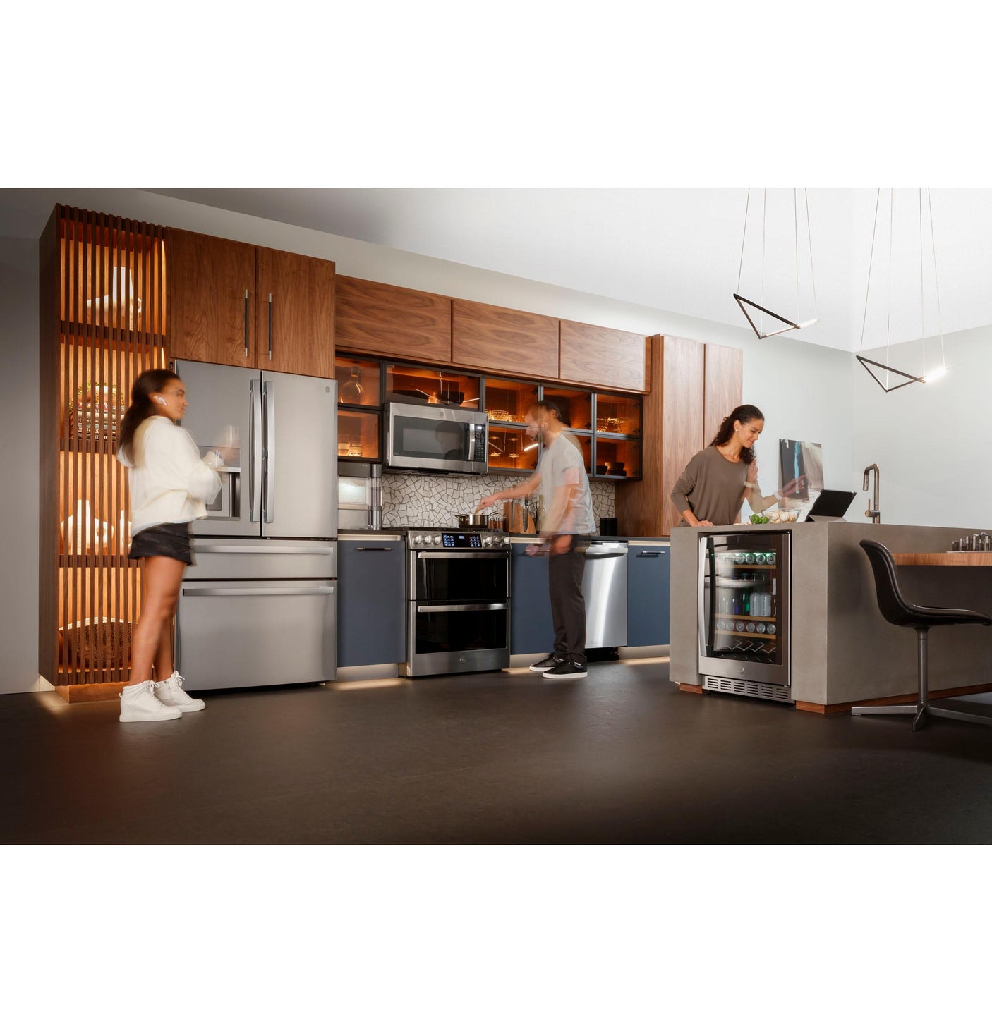 GE Profile™ 155-Can or 52-Bottle Beverage Center