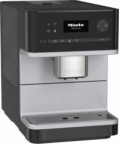 CM 6110 Countertop coffee machine with OneTouch for Two for perfect coffee enjoyment.