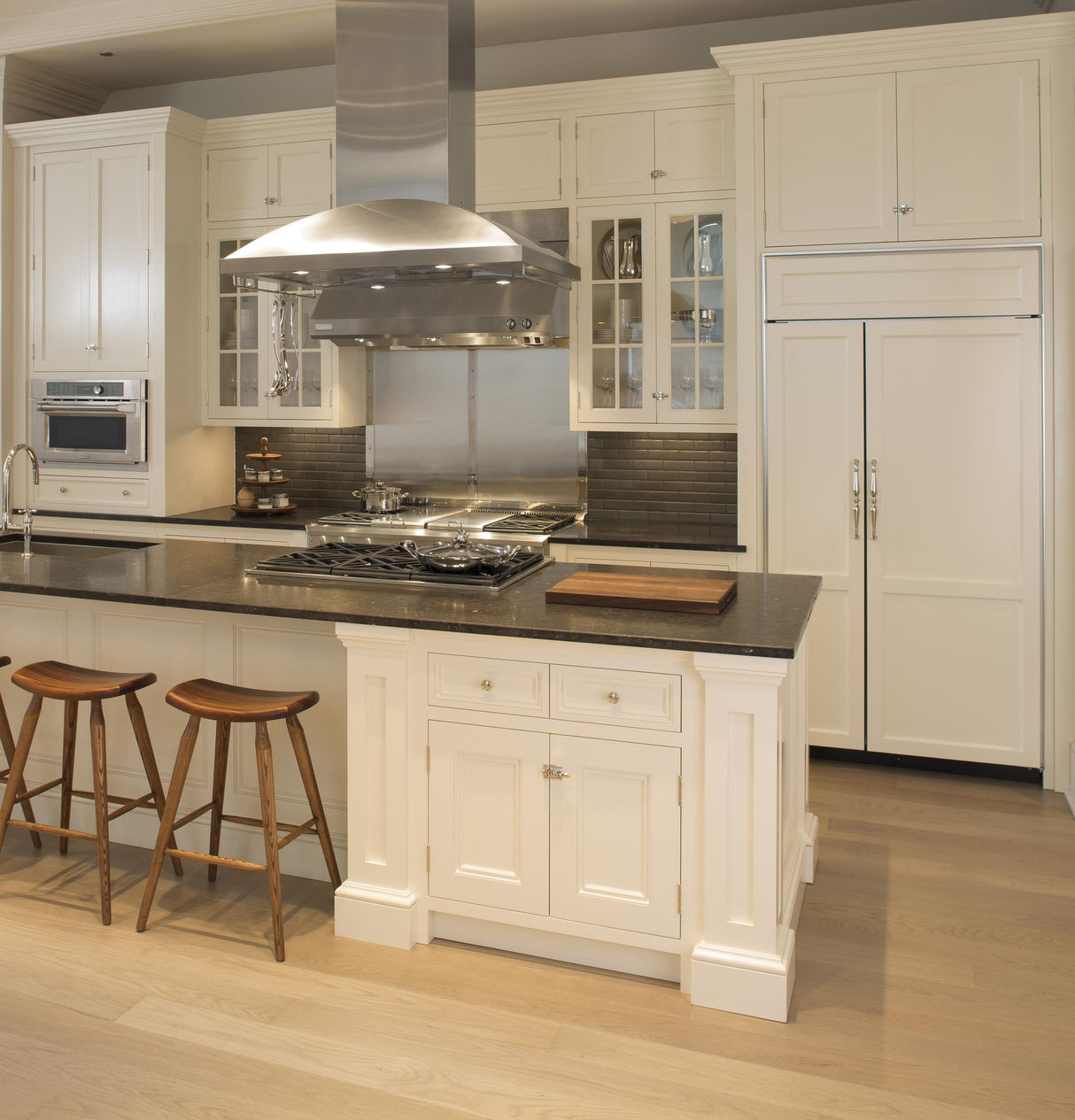Monogram 48" Dual-Fuel Professional Range with 4 Burners, Grill, and Griddle (Natural Gas)
