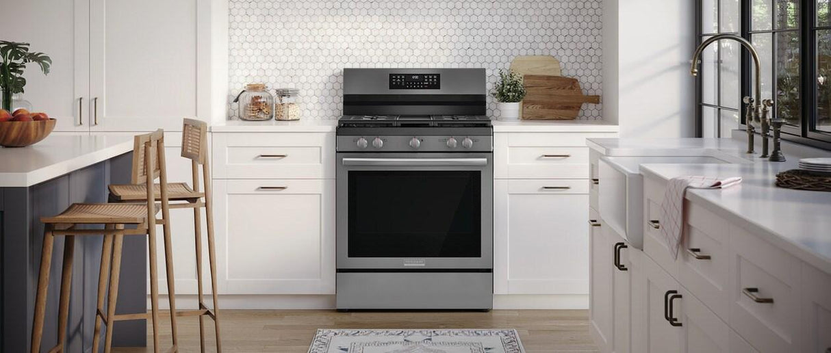 30" Rear Control Gas Range with Total Convection