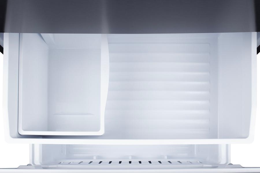 31" Wide Bottom Freezer Refrigerator With Icemaker