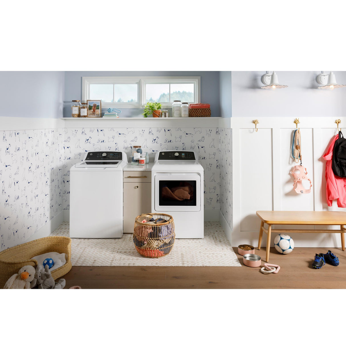 GE® 7.4 cu. ft. Capacity Gas Dryer with Up To 120 ft. Venting and Sensor Dry