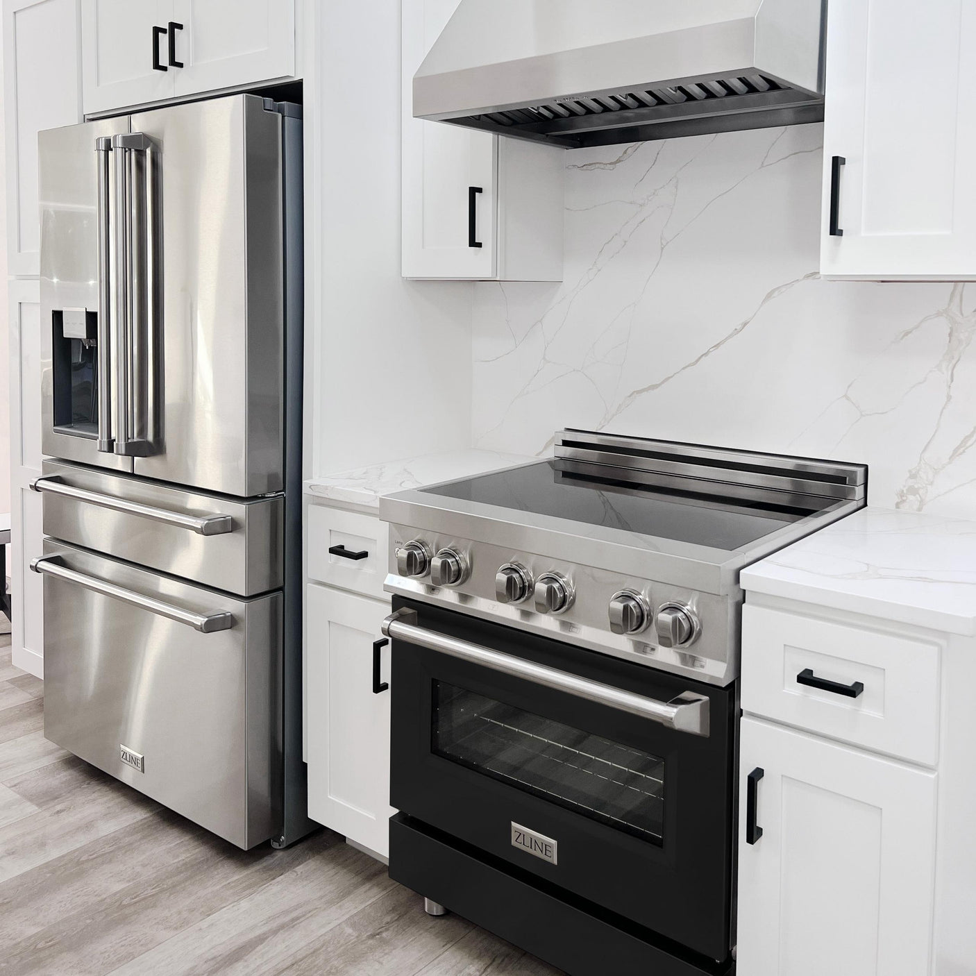 ZLINE 30" 4.0 cu. ft. Induction Range with a 4 Element Stove and Electric Oven in Stainless Steel (RAIND-30) [Color: Black Matte]