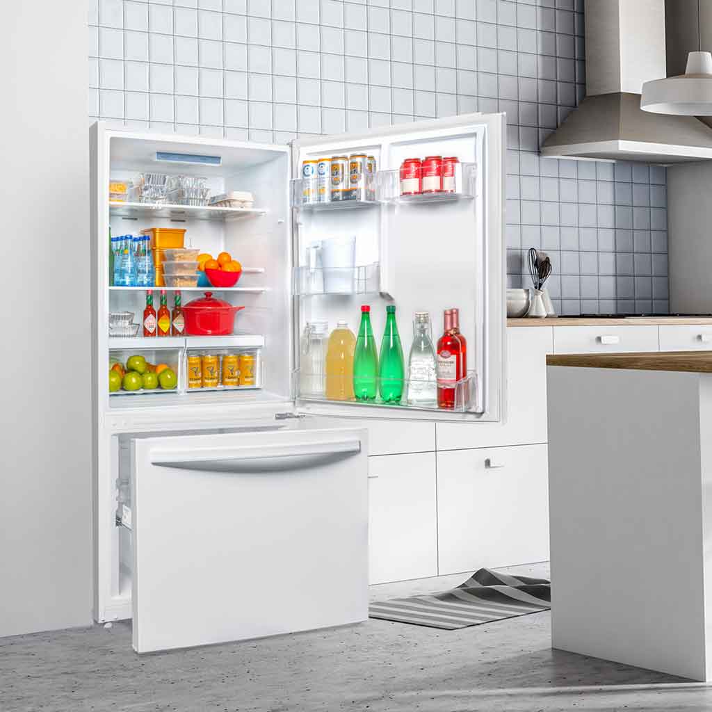 Danby Designer 18.7 cu. ft. Apartment Fridge Bottom Mount in White
