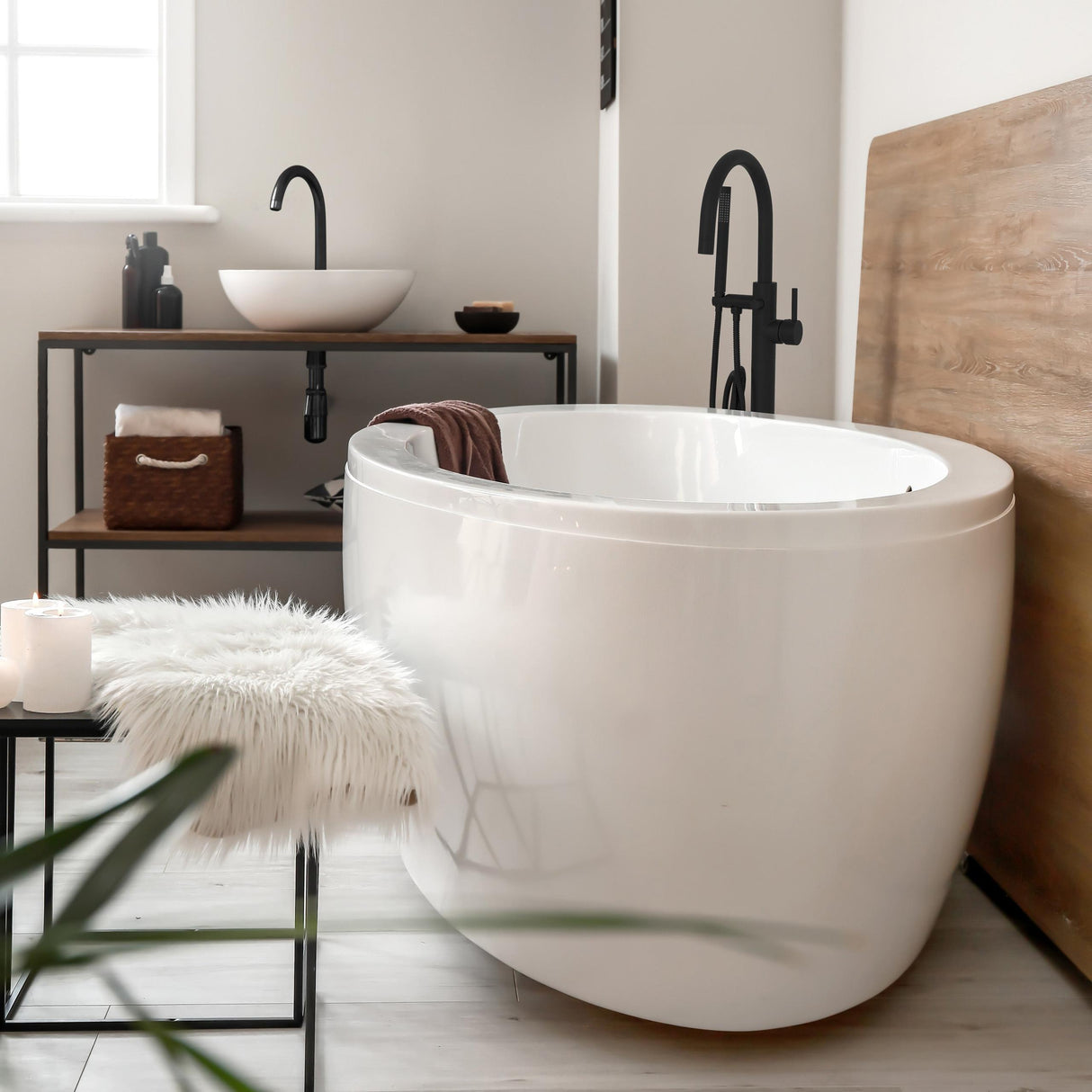 ZLINE Autograph Edition Emerald Bay Bath Tub Filler in Matte Black (EMBY-BTF-MB)