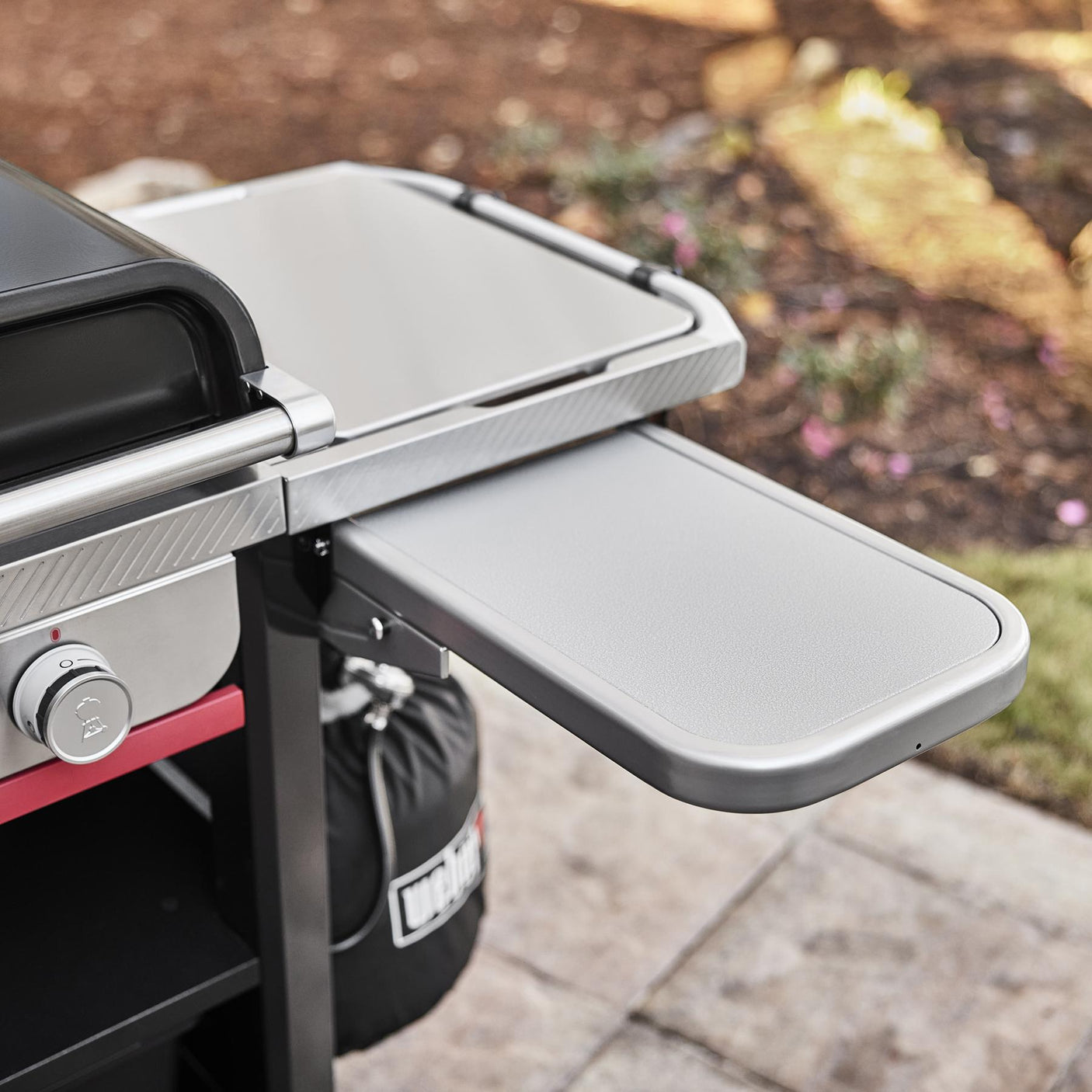 Slate® 30" Rust-Resistant Griddle with Extendable Side Table (Liquid Propane) - Black