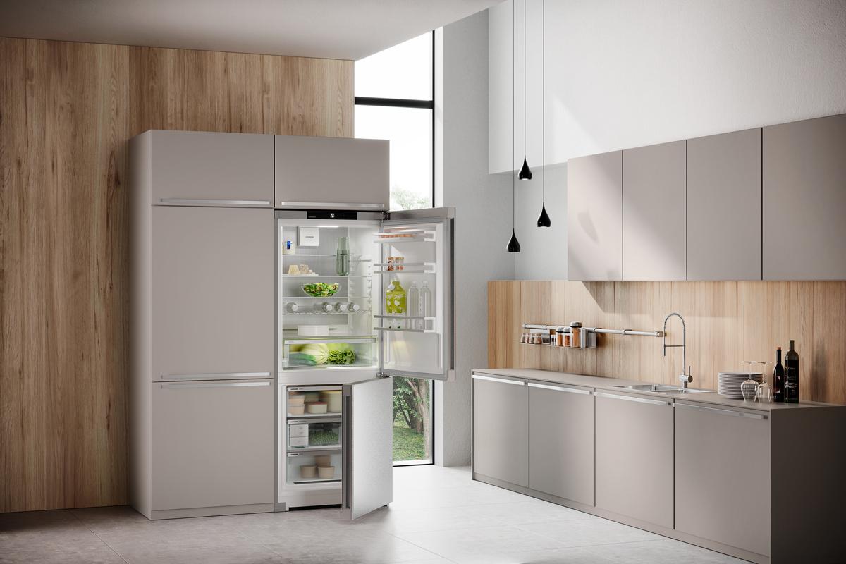 Combined fridge-freezers with EasyFresh and NoFrost