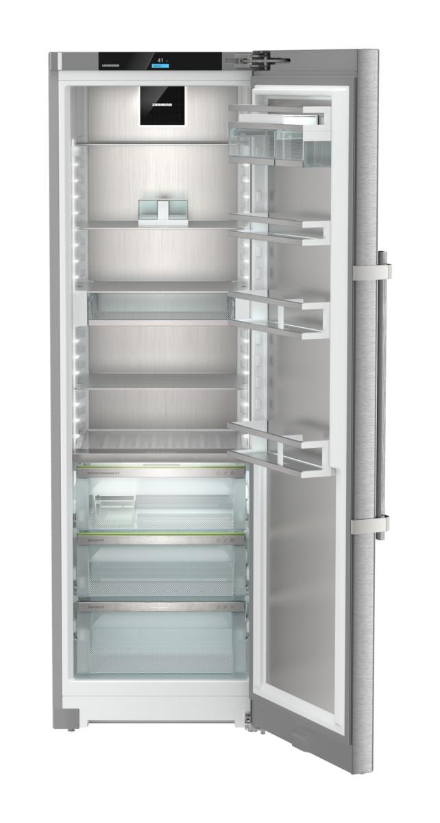 Freestanding refrigerator with BioFresh Professional