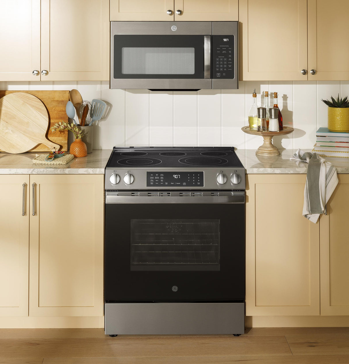 GE® ENERGY STAR® 30" Slide-In Electric Convection Range with No Preheat Air Fry and EasyWash™ Oven Tray