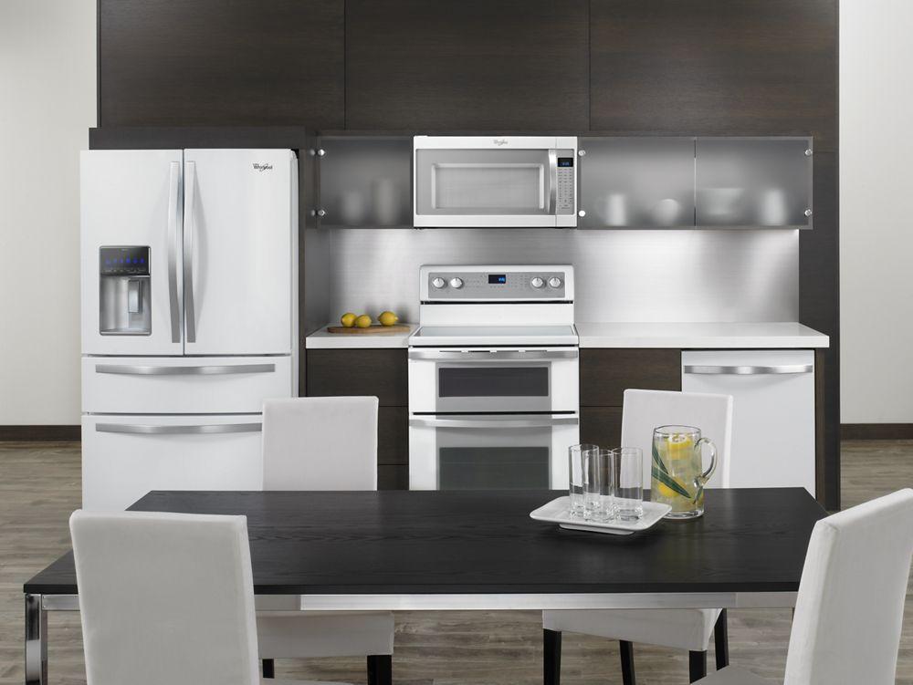 2.0 cu. ft. Capacity Steam Microwave With CleanRelease® Non-Stick Interior