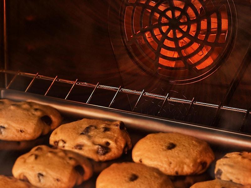5.9 cu. ft. Electric Range with True Convection