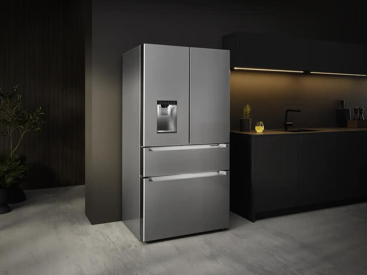 French door fridge-freezer with 2 freezer drawers and water and ice cube dispenser