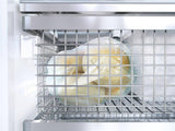 KF 2802 SF Stainless steel/CleanSteel - MasterCool™ fridge-freezer For high-end design and technology on a large scale.