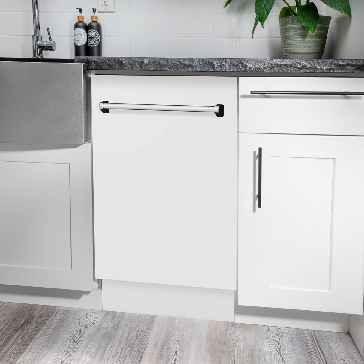ZLINE 18" Tallac Series 3rd Rack Top Control Dishwasher with Traditional Handle, 51dBa [Color: White Matte]