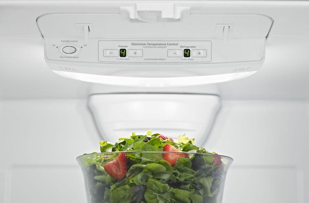 33-inch Wide French Door Refrigerator - 22 cu. ft.