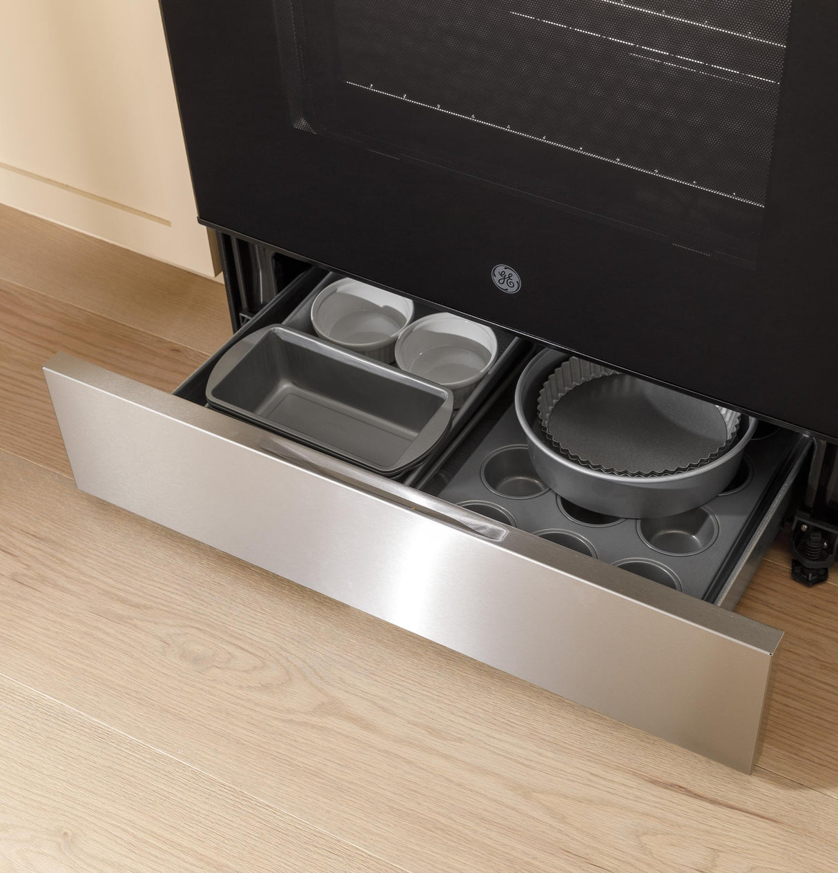GE® ENERGY STAR® 30" Slide-In Electric Convection Range with No Preheat Air Fry and EasyWash™ Oven Tray