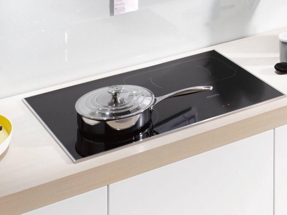 KM 6360 - Induction Cooktop with PowerFlex cooking area for maximum versatility and performance.