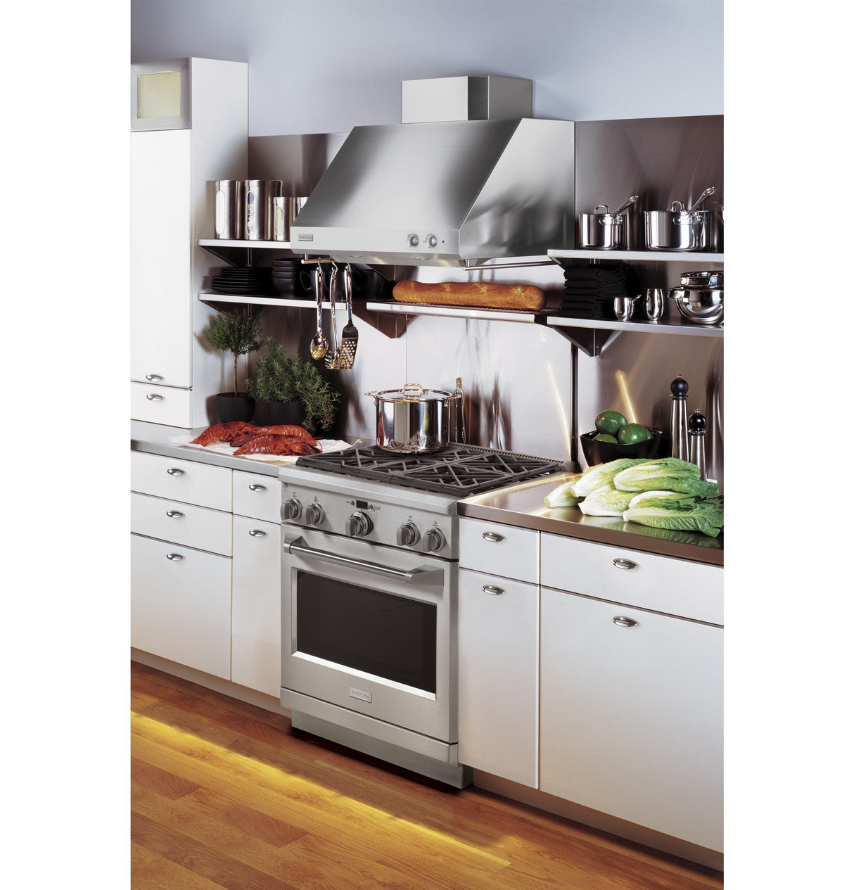 Monogram 30" Dual-Fuel Professional Range with 4 Burners (Natural Gas)